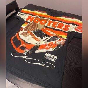 Hooters-NASCAR-Hendrick Motorsport-Chase Elliot Shirt